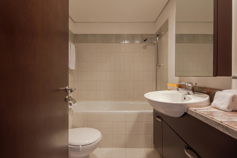 Bathroom 3, Fantastay Marina Tower, Dubai