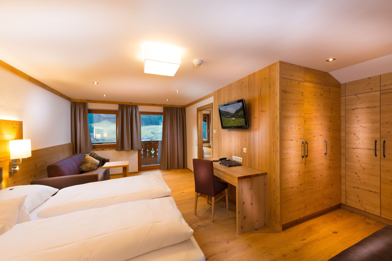 Bedroom 3, Hotel Dorfer, Sankt Johann im Pongau