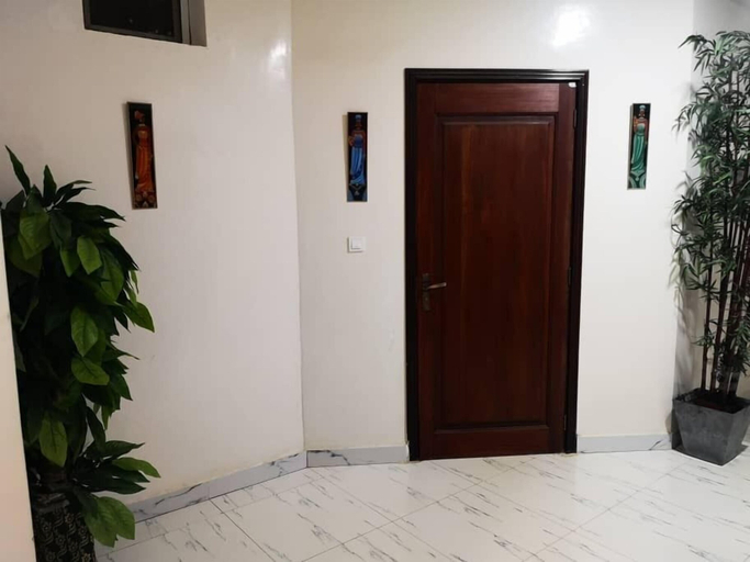 Others 5, Residence Nandi, Dakar