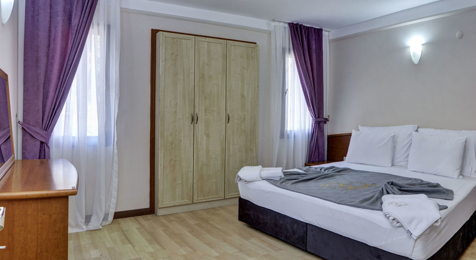 Bedroom 2, Akay Garden Family Club, Urla