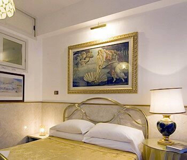 Bedroom 2, Babri Simintaj, Roma
