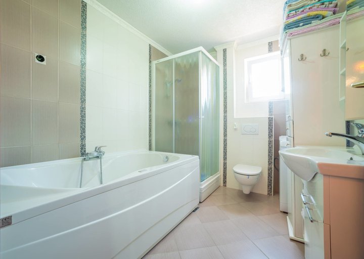 Bathroom 3, Apartments Tasija