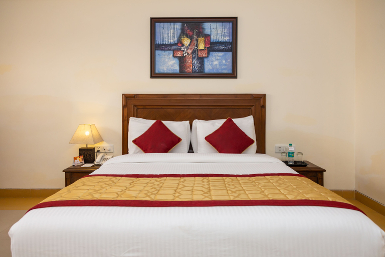 Bedroom 3, The Competent Palace Hotel, Dehradun