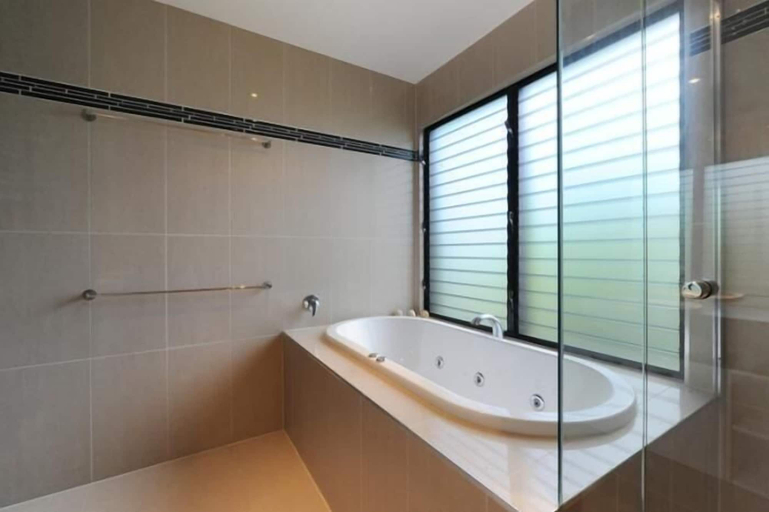 Bathroom 3, Pinnacle Apartments Hamilton Island, Whitsunday