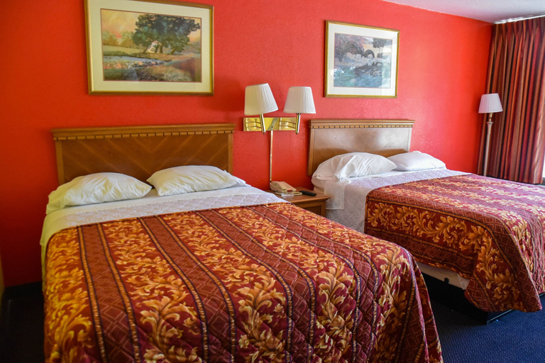 Bedroom 3, Homeplace Inn, Cherokee