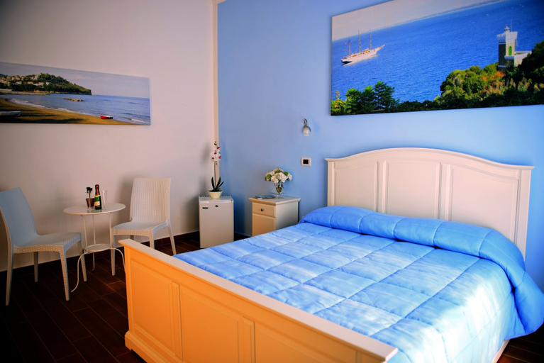 Bedroom 4, I Delfini, Salerno
