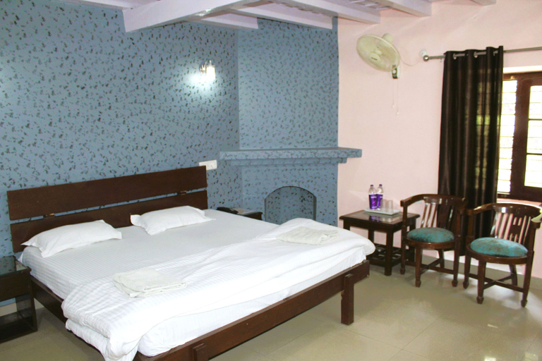 Bedroom 1, Windsor Cottages, Garhwal