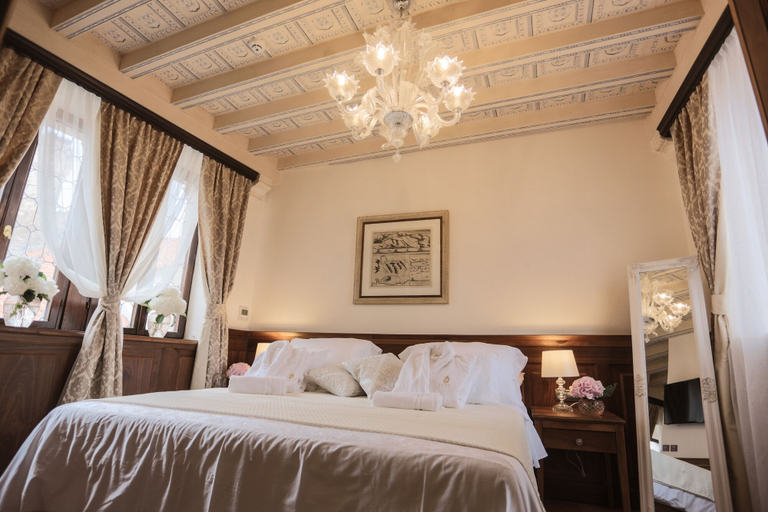 Bedroom 4, Heritage Hotel Cardo, Split