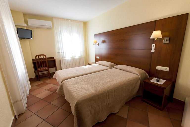Bedroom 3, Hostal Restaurante Santa Cruz, Salamanca