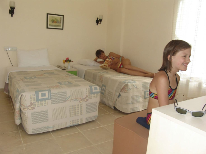 Bedroom 3, Hotel Olivia, Kuşadası
