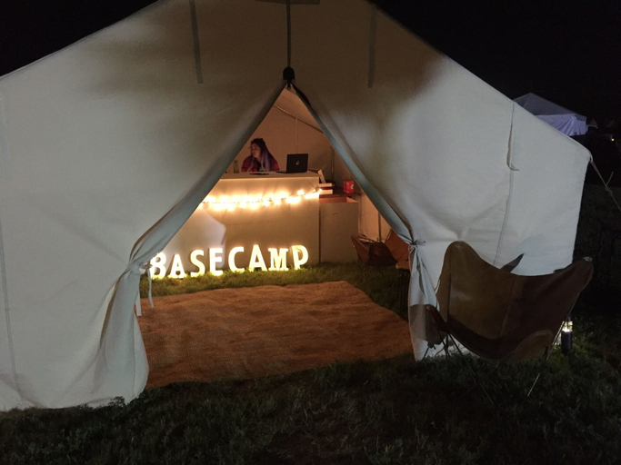 Bedroom 3, Base Camp Pop Up RV & Tent Camping Resort, Riverside