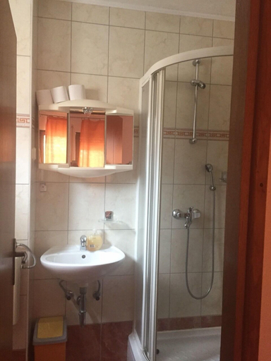 Bathroom 3, Apartments Juric, Baška Voda