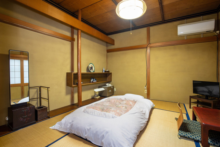 Bedroom 4, Daibutsu Ryokan, Takaoka