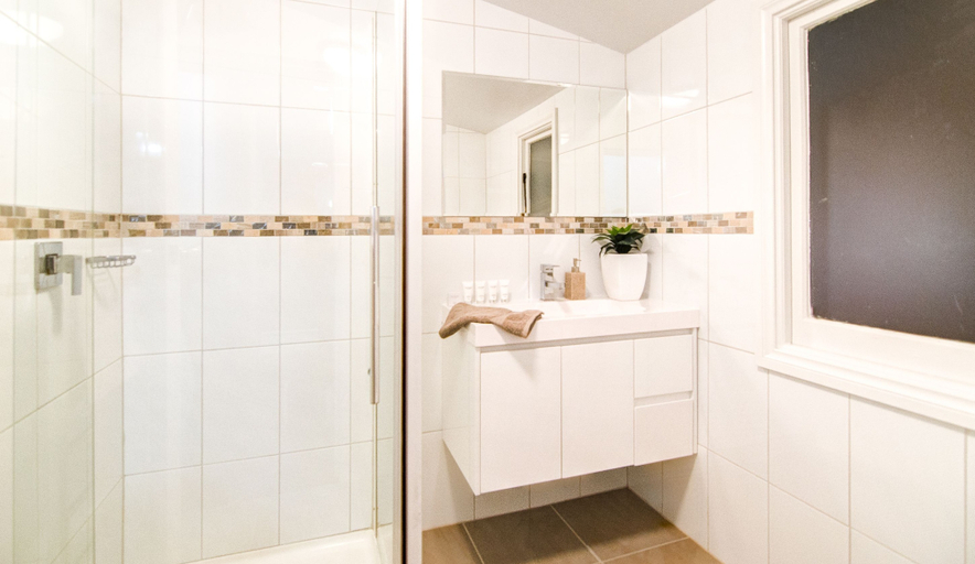 Bathroom 4, Terrace on York, Launceston - Pt B