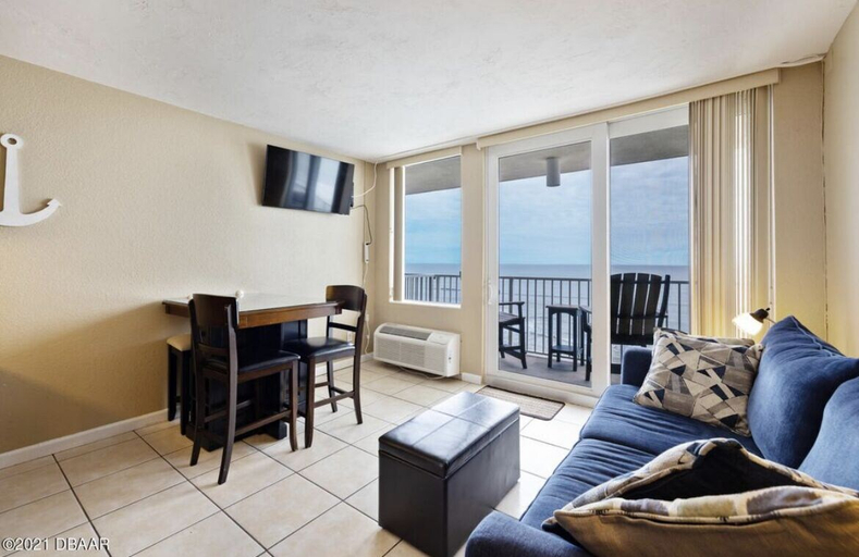 Others 4, Beautiful Beachfront Resort Condo, Volusia