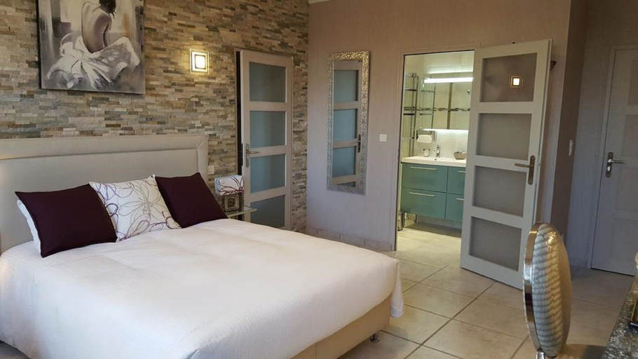 Bedroom 5, Le Mas Champenois, Marne