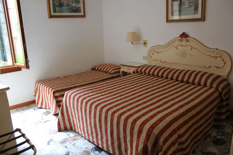 Bedroom 4, Bed & Breakfast Barababao, Venezia