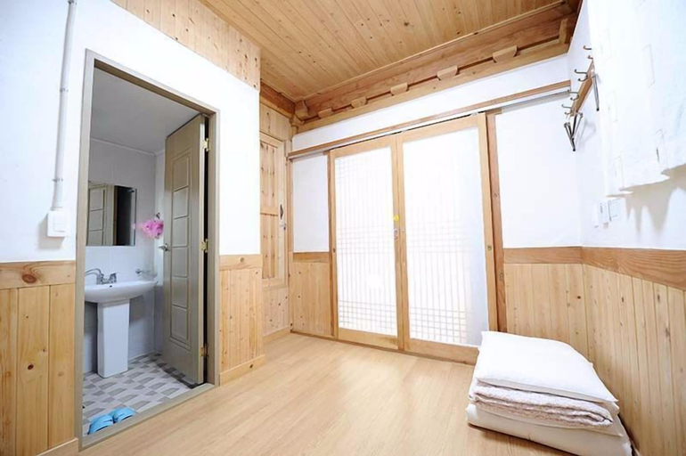 Bedroom 2, Star Rest Hanok, Jeonju
