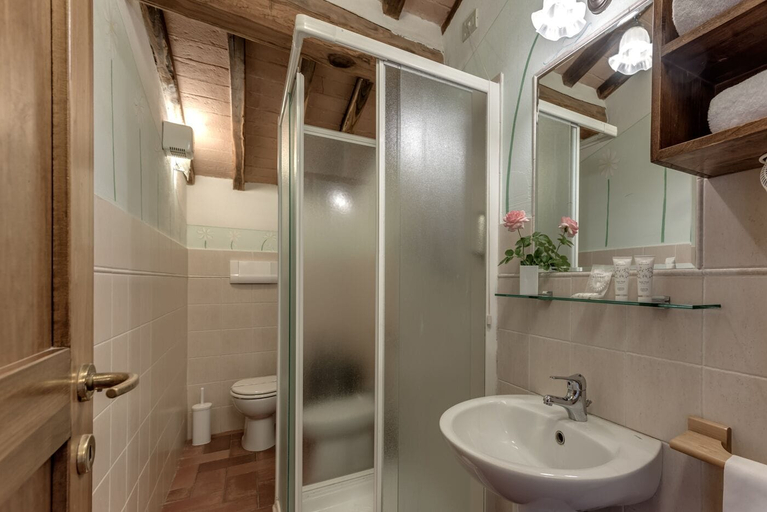 Bathroom 3, Borgo al Cerro, Siena