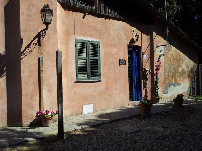 Exterior & Views, Rodrigo de Vivar, Rome
