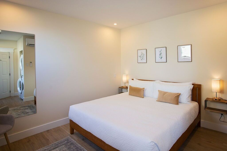 Bedroom 2, Stirling All Suites Hotel, Central Kootenay