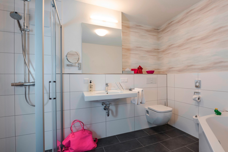 Bathroom 4, Mintrops Concierge Hotel, Essen