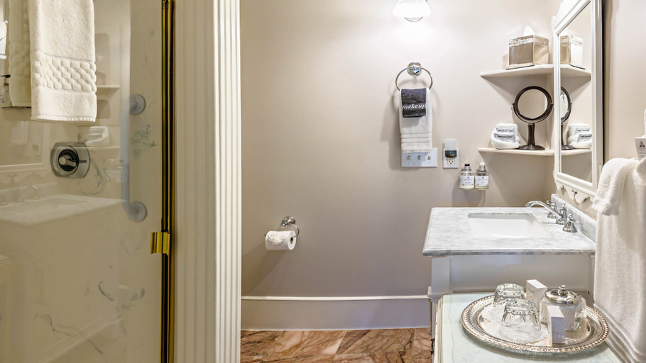 Bathroom 4, McCall House Boutique Inn, Jackson
