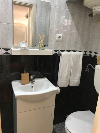 Bathroom 4, Linha22 GuestHouse, Porto