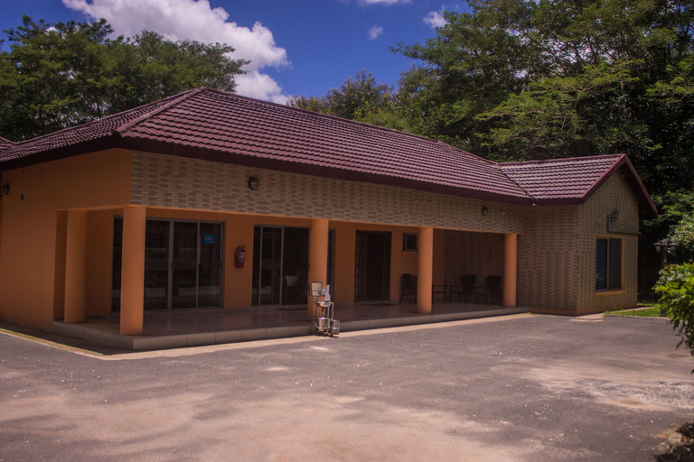Exterior & Views 2, Waterfalls Hotel, Chongwe