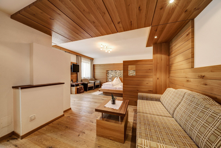Others 5, Erlebnishotel Gassenhof, Bolzano
