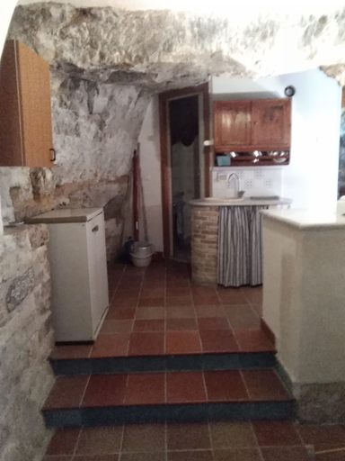 Private kitchen 5, Grotta Paradiso, Ragusa