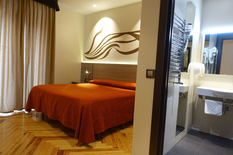 Bedroom 3, Hostal Sol Square Madrid, Madrid