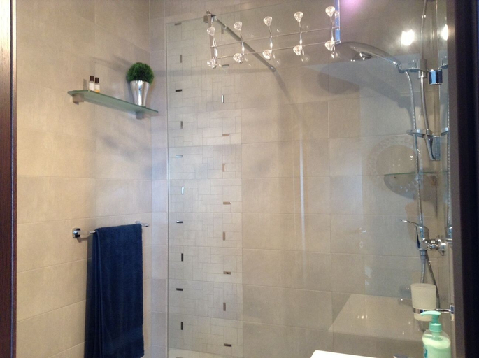 Bathroom 4, Luxury Seafront Apartment With Pool, Saint Paul's Bay