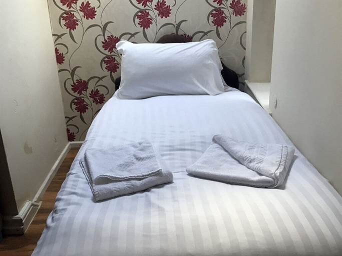 Bedroom 2, Assheton Arms Hotel, Rochdale