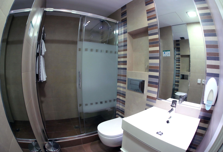 Bathroom 4, Hostal Sol Square Madrid, Madrid