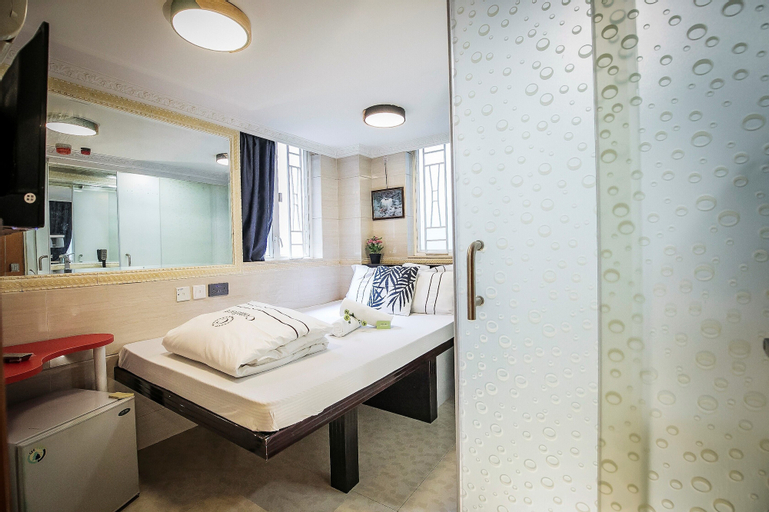 Bedroom 5, Tsim Sha Tsui Hotel, Kowloon
