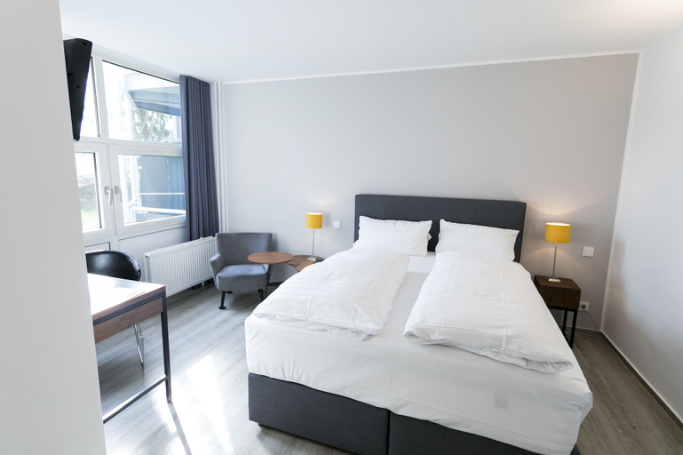 Bedroom 1, Wald & Golfhotel Lottental, Bochum