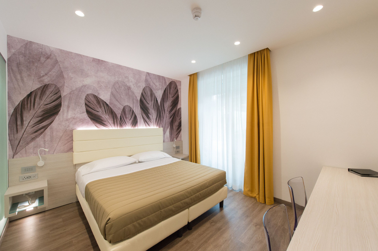 Bedroom 3, Grand Hotel Liberty, Trento
