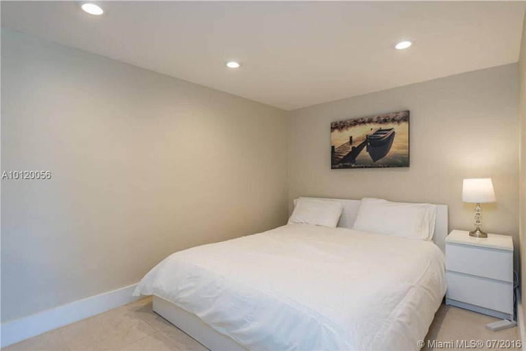 Bedroom 4, Gorgeous River-view Apartment Hallandale Beach :), Broward