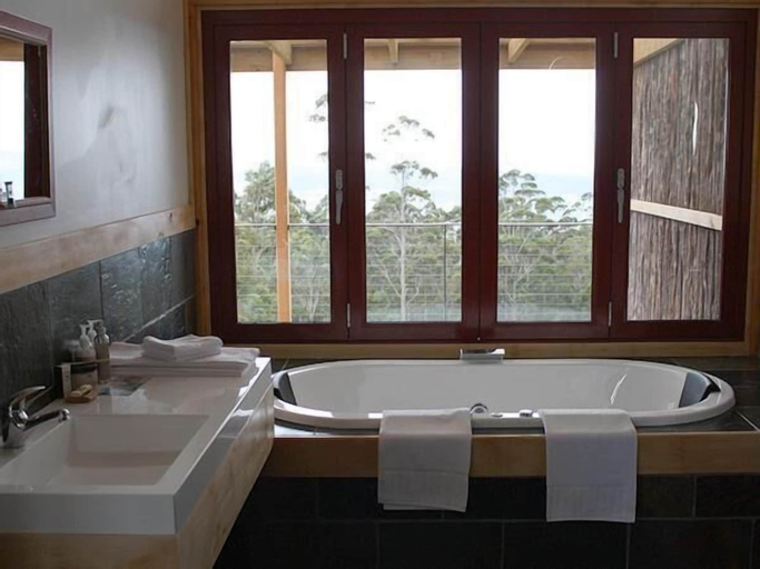 Bedroom 5, Woodbridge Hill Hideaway, Kingborough