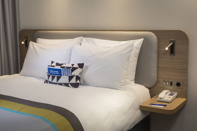 Bedroom 4, Holiday Inn Express MERZIG by IHG, Merzig-Wadern