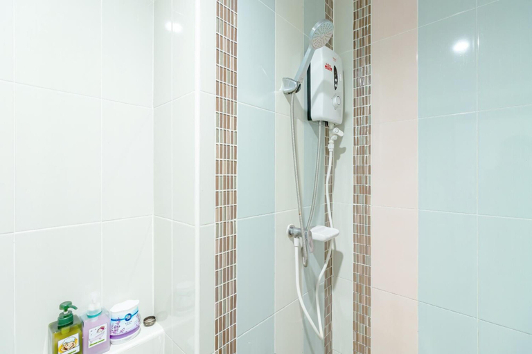 Bathroom 5, Central View Hostel, Hat Yai