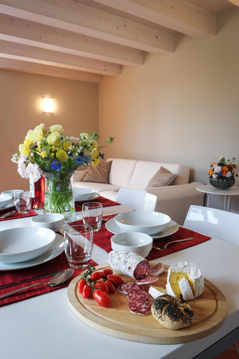 Food & Drinks 5, Belvivere Suites, Verona