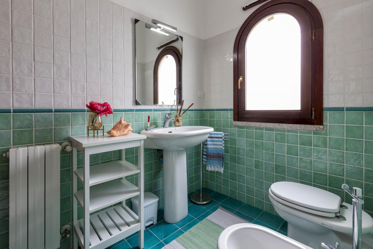 Bathroom 5, Villino Coralla 2 Bedrooms Apartment in Alghero, Sassari