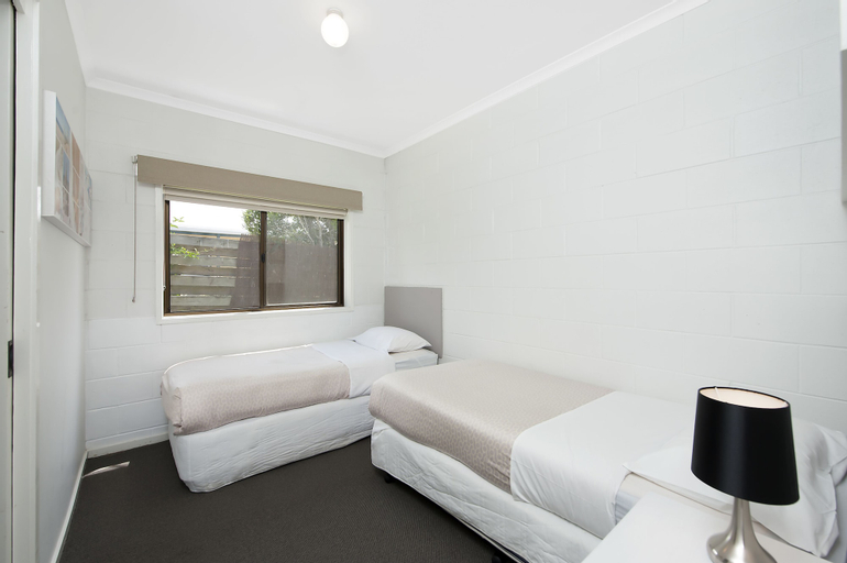 Bedroom 3, Motel Marengo, Colac-Otway - South