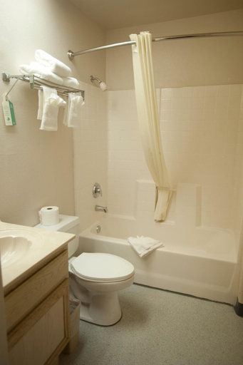 Bathroom 3, Calipatria Inn And Suites, Imperial