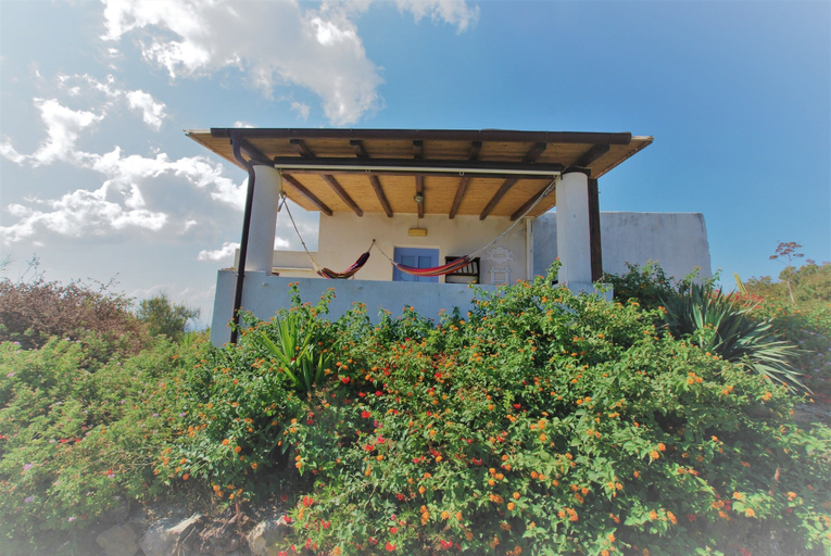 Exterior & Views 2, Cottage Atollo, Messina