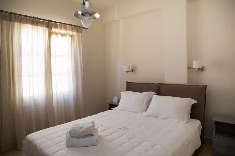 Bedroom 4, Mimoza, Attica