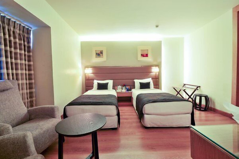 Bedroom 2, Middleton Inn, Kolkata