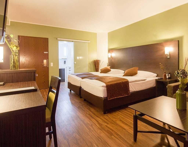 Bedroom 2, Hotel Mondial, Mettmann